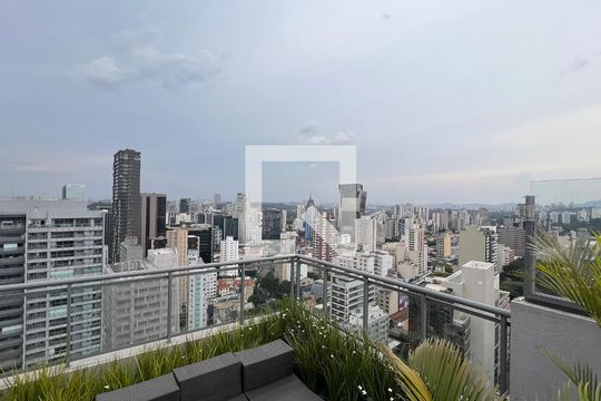Vista deck de kitnet/studio à venda com 1 quarto, 31m² em Pinheiros, São Paulo