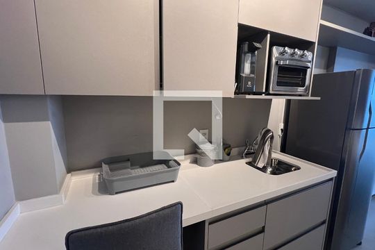 Cozinha de kitnet/studio à venda com 1 quarto, 31m² em Pinheiros, São Paulo