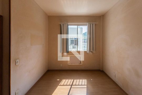 Quarto 1 de apartamento para alugar com 1 quarto, 52m² em Vila Isabel, Rio de Janeiro