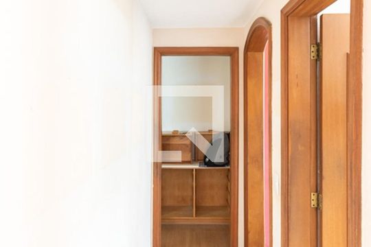 Corredor de apartamento para alugar com 1 quarto, 52m² em Vila Isabel, Rio de Janeiro