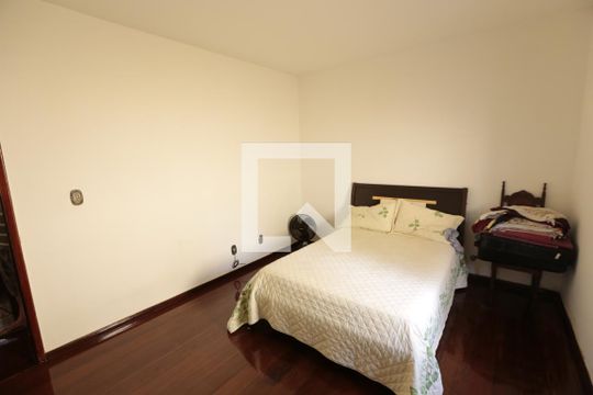 Quarto 1 de casa à venda com 3 quartos, 200m² em Barreiro, Belo Horizonte