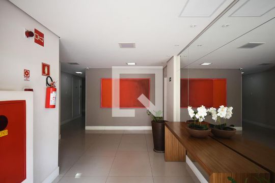 Hall Social de apartamento para alugar com 2 quartos, 51m² em Jardim Monte Alegre, Taboão da Serra