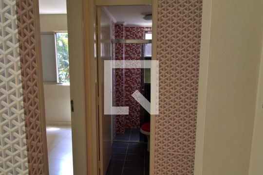 Corredor de apartamento para alugar com 2 quartos, 44m² em Jardim Catanduva, São Paulo