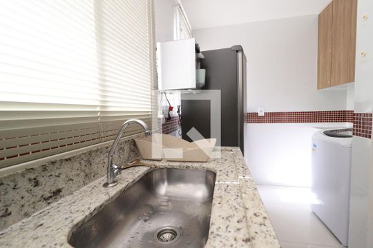 Cozinha e Área de Serviço de apartamento para alugar com 2 quartos, 50m² em Pampulha, Uberlândia