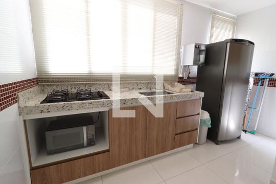 Cozinha e Área de Serviço de apartamento para alugar com 2 quartos, 50m² em Pampulha, Uberlândia