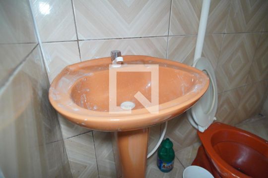 Banheiro  de casa para alugar com 1 quarto, 30m² em Agronomia, Porto Alegre