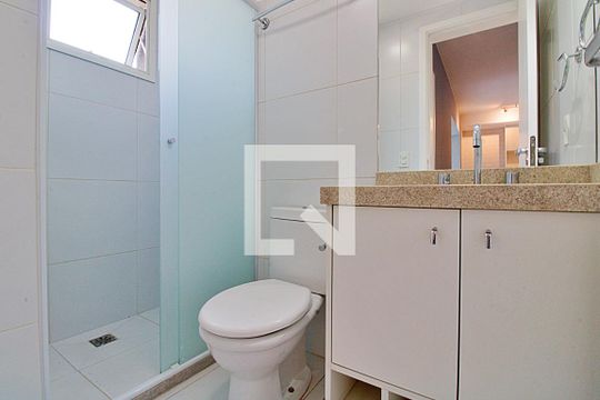 Banheiro de apartamento à venda com 2 quartos, 57m² em Vila Andrade, São Paulo