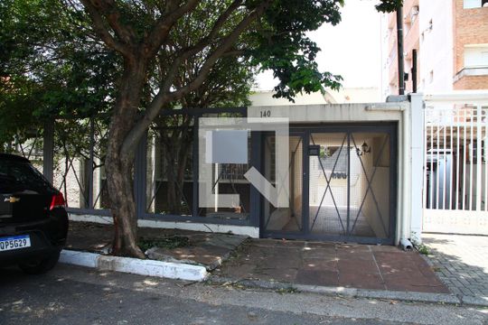 Fachada de casa à venda com 3 quartos, 230m² em Campo Belo, São Paulo