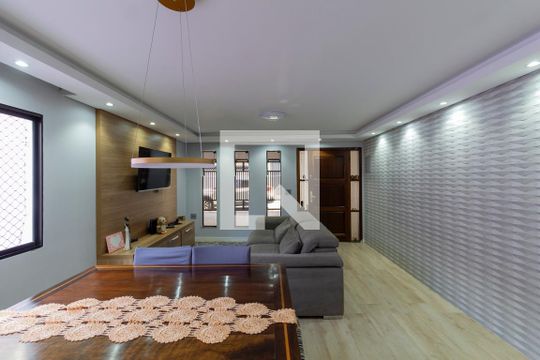 Sala de casa à venda com 3 quartos, 220m² em Vila Nhocuné, São Paulo