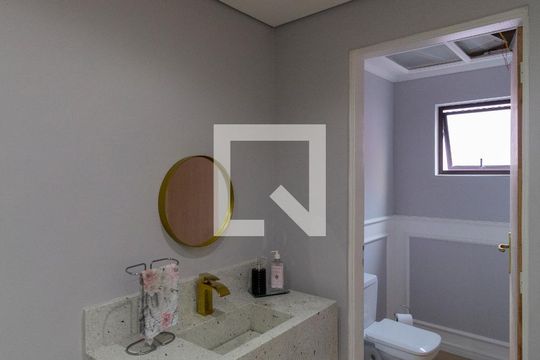 Lavabo de casa à venda com 3 quartos, 220m² em Vila Nhocuné, São Paulo