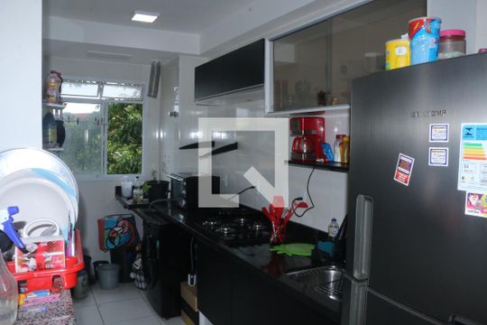 Cozinha de apartamento para alugar com 2 quartos, 48m² em Cruzeiro do Sul, Nova Iguaçu