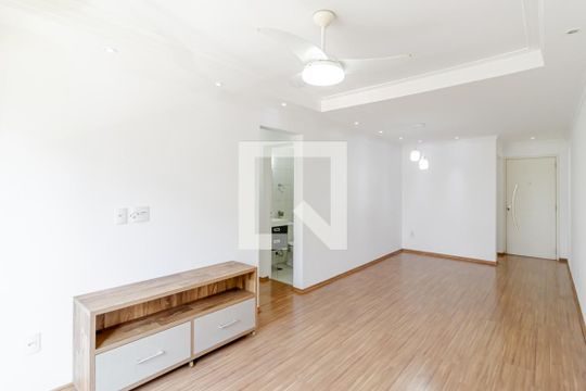 Sala de apartamento para alugar com 3 quartos, 73m² em Jardim Santa Cruz (sacoma), São Paulo