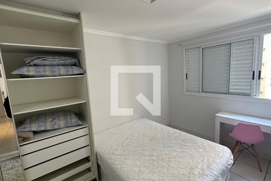 Suite Armarios de apartamento para alugar com 2 quartos, 65m² em Setor Bueno, Goiânia