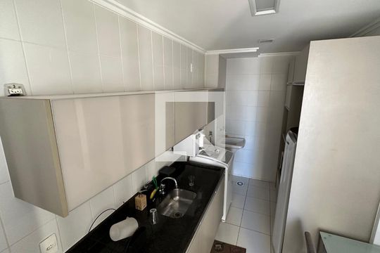 Cozinha - Armários de apartamento para alugar com 2 quartos, 65m² em Setor Bueno, Goiânia