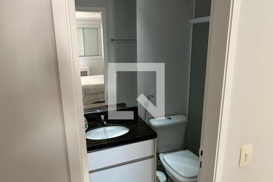 Banheiro da Suíte de apartamento para alugar com 2 quartos, 65m² em Setor Bueno, Goiânia