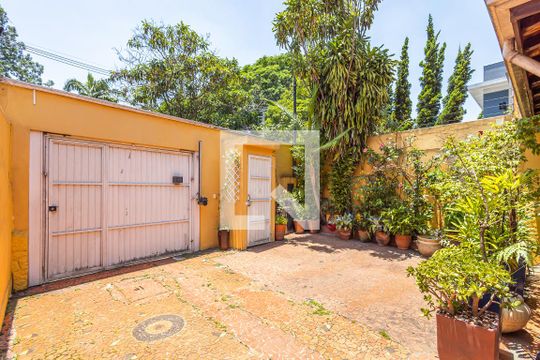 Garagem de casa à venda com 3 quartos, 222m² em Jardim America, São Paulo