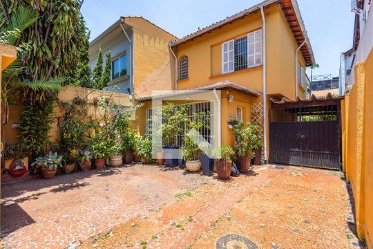 Garagem de casa à venda com 3 quartos, 222m² em Jardim America, São Paulo