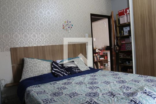 Quarto Suíte de casa para alugar com 3 quartos, 270m² em Jardim Santa Adélia, São Paulo