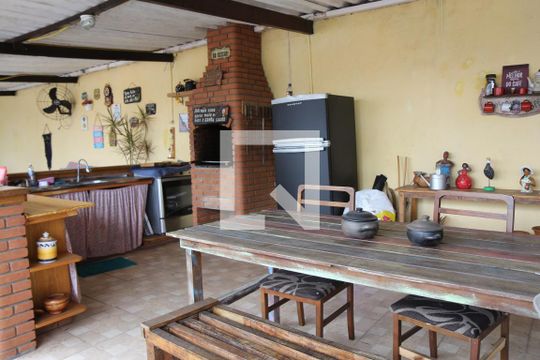 Área comum - Churrasqueira de casa para alugar com 3 quartos, 270m² em Jardim Santa Adélia, São Paulo