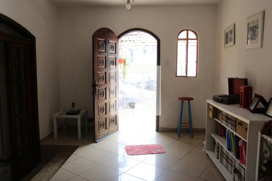 Sala de casa para alugar com 3 quartos, 270m² em Jardim Santa Adélia, São Paulo