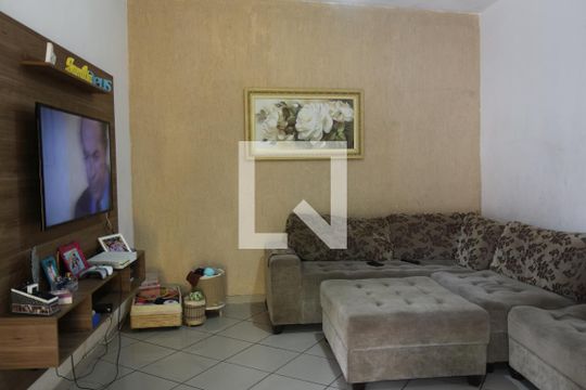 Sala de casa para alugar com 3 quartos, 270m² em Jardim Santa Adélia, São Paulo