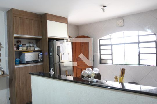 Cozinha - Armários de casa para alugar com 3 quartos, 270m² em Jardim Santa Adélia, São Paulo
