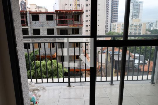 Sacada vista de apartamento à venda com 1 quarto, 31m² em Perdizes, São Paulo