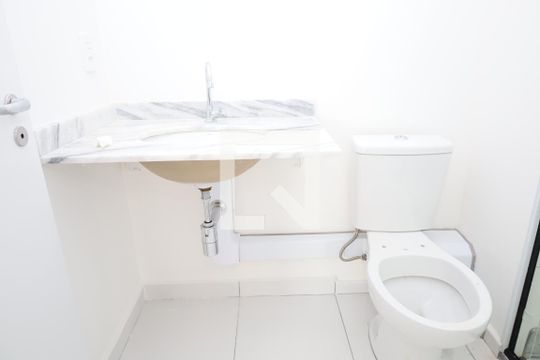 Banheiro de apartamento à venda com 1 quarto, 31m² em Perdizes, São Paulo