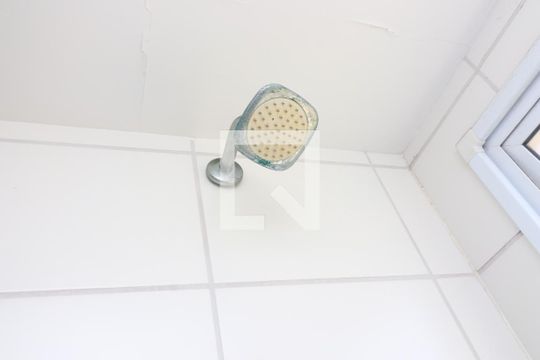 Banheiro de apartamento para alugar com 2 quartos, 48m² em Penha de França, São Paulo
