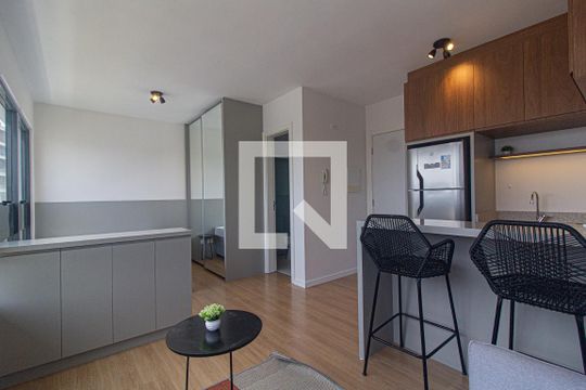 Sala de kitnet/studio para alugar com 1 quarto, 27m² em Juvevê, Curitiba