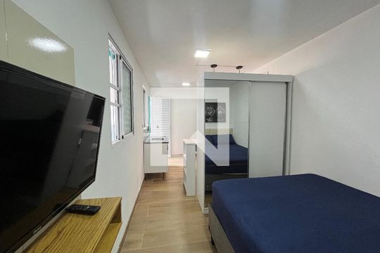 Quarto de kitnet/studio para alugar com 1 quarto, 28m² em Jardim Lisboa, São Paulo