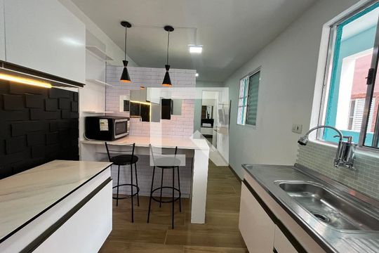 Cozinha de kitnet/studio para alugar com 1 quarto, 28m² em Jardim Lisboa, São Paulo