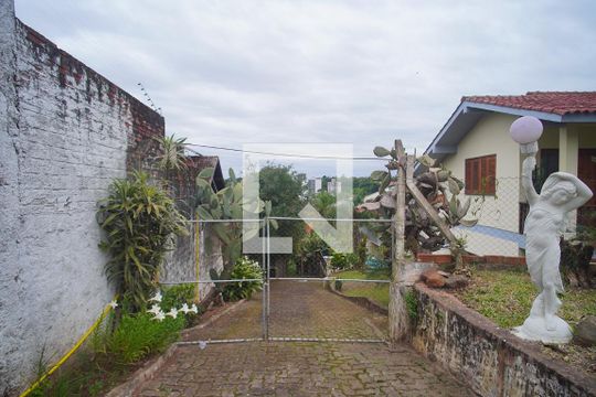 Área externa de casa para alugar com 2 quartos, 160m² em Rondônia, Novo Hamburgo