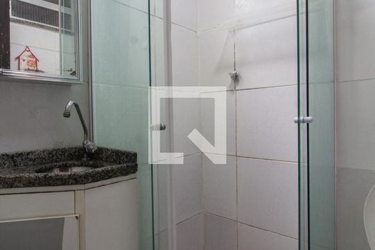 Banheiro  de kitnet/studio para alugar com 2 quartos, 60m² em Recreio dos Bandeirantes, Rio de Janeiro