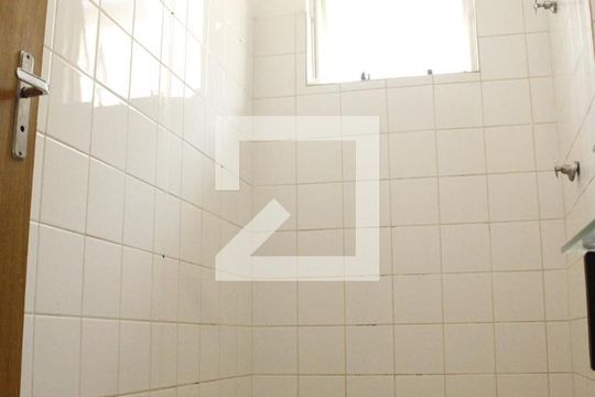 Banheiro Social de apartamento à venda com 2 quartos, 48m² em Chácaras Califórnia, Contagem