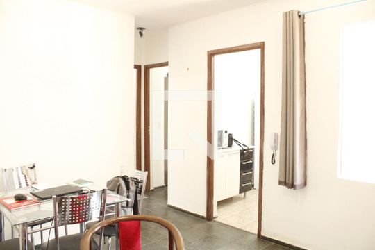 SALA de apartamento à venda com 2 quartos, 48m² em Chácaras Califórnia, Contagem