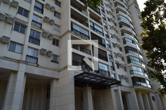 Fachada do bloco de apartamento à venda com 2 quartos, 70m² em Jacarepaguá, Rio de Janeiro