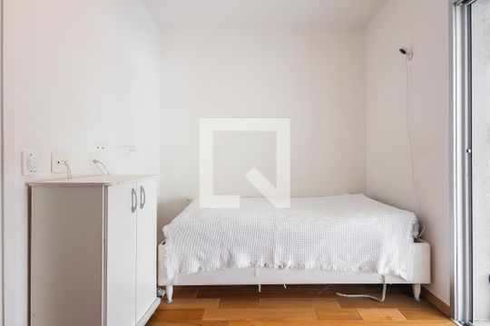 Quarto de apartamento à venda com 2 quartos, 90m² em Pinheiros, São Paulo