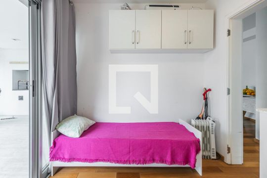Quarto de apartamento à venda com 2 quartos, 90m² em Pinheiros, São Paulo