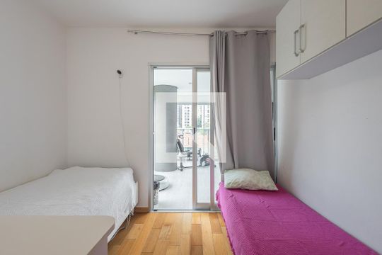 Quarto de apartamento à venda com 2 quartos, 90m² em Pinheiros, São Paulo