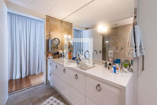 Casa de Condomínio à venda com 3 quartos, 459m² em Alto de Pinheiros, São Paulo