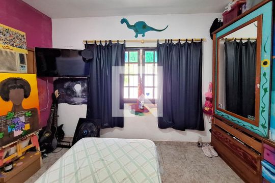 Quarto 1 de casa à venda com 2 quartos, 450m² em Itaipu, Niterói