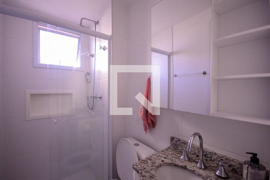 Banheiro Social  de apartamento para alugar com 2 quartos, 50m² em Vila Gumercindo, São Paulo