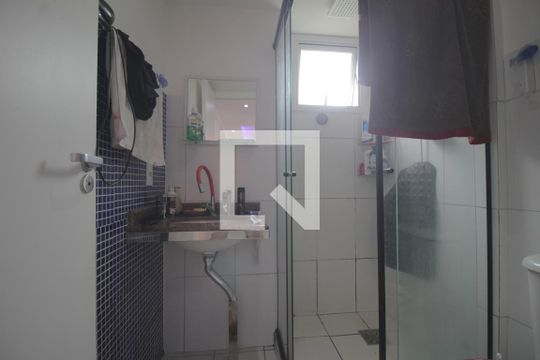 Banheiro de apartamento à venda com 3 quartos, 60m² em Mato Grande, Canoas