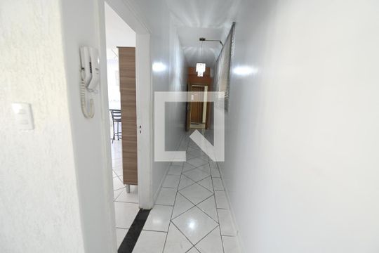 Corredor de apartamento para alugar com 3 quartos, 115m² em Setor Central, Goiânia