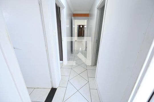 corredor de apartamento para alugar com 3 quartos, 115m² em Setor Central, Goiânia