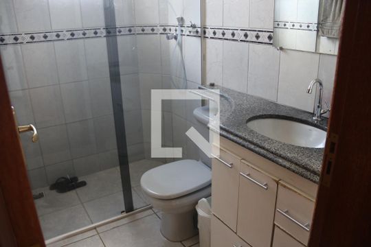 Banheiro de apartamento à venda com 3 quartos, 102m² em Eldorado, Contagem