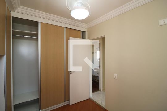 Quarto 2 de apartamento para alugar com 2 quartos, 55m² em Jardim Colonial, São Paulo