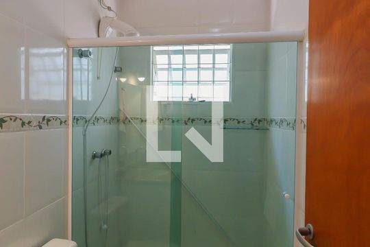 Banheiro de casa de condomínio à venda com 3 quartos, 173m² em Chácara São Francisco, Jundiaí