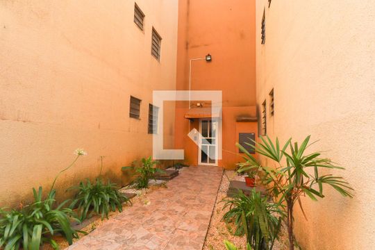 Fachada do bloco de apartamento para alugar com 2 quartos, 48m² em Campo Comprido, Curitiba